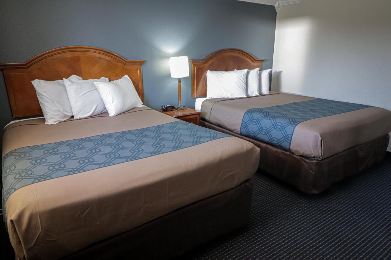 University Inn & Suites San Antonio Buitenkant foto