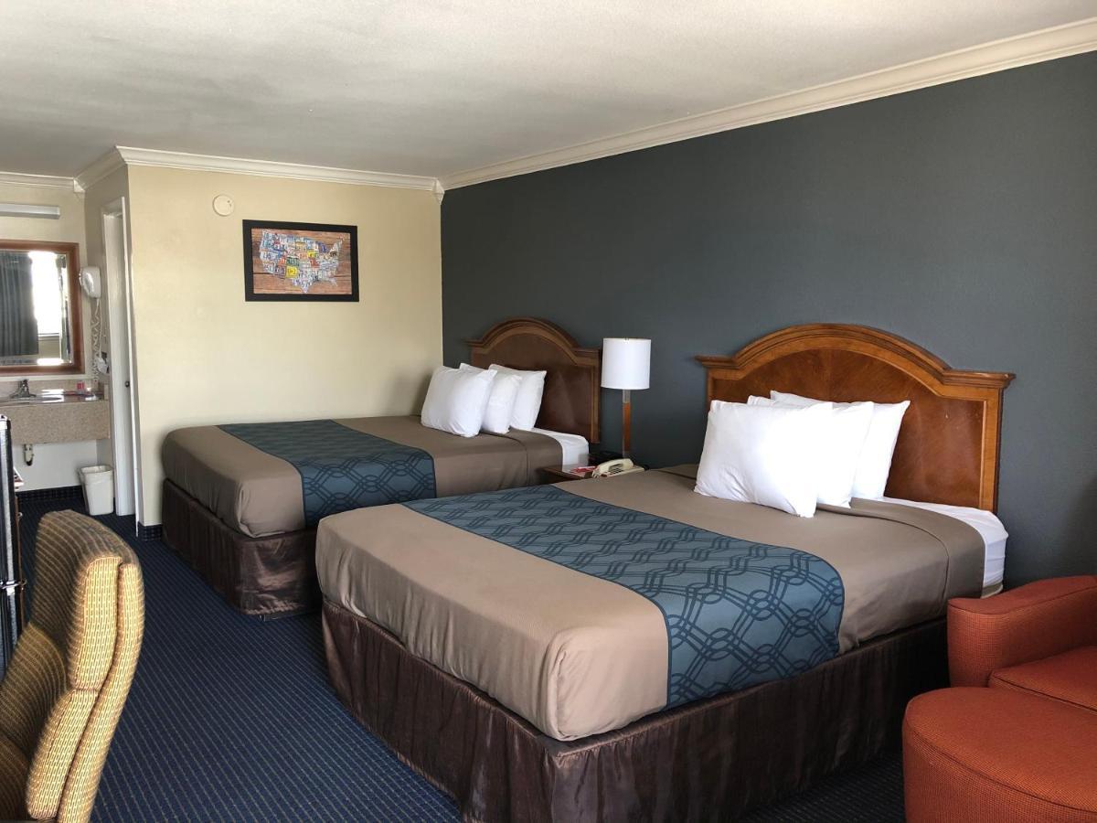 University Inn & Suites San Antonio Buitenkant foto