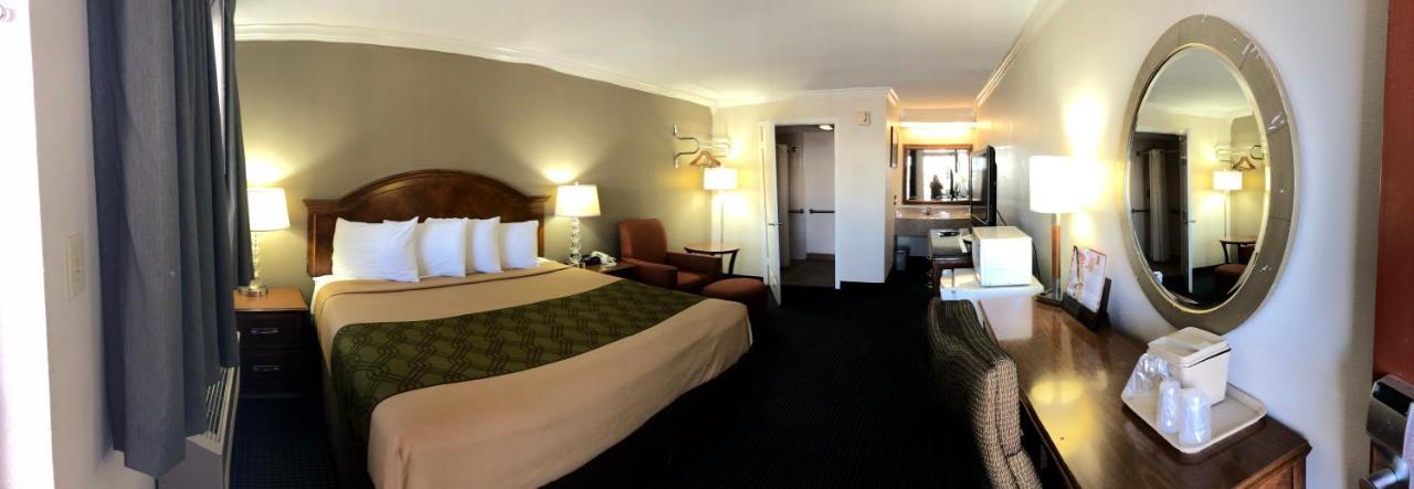University Inn & Suites San Antonio Buitenkant foto