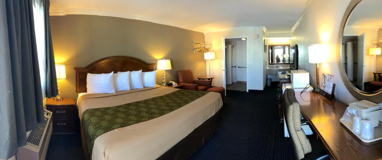 University Inn & Suites San Antonio Buitenkant foto