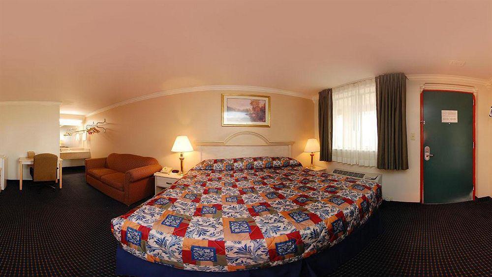 University Inn & Suites San Antonio Buitenkant foto