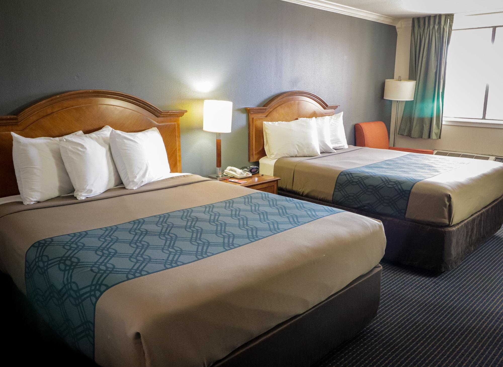 University Inn & Suites San Antonio Buitenkant foto