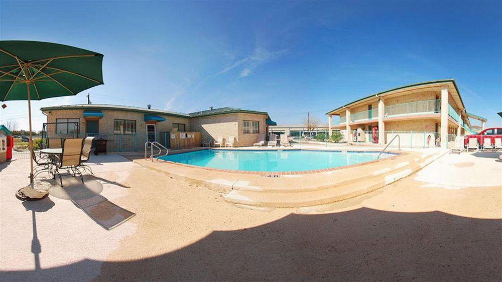 University Inn & Suites San Antonio Buitenkant foto