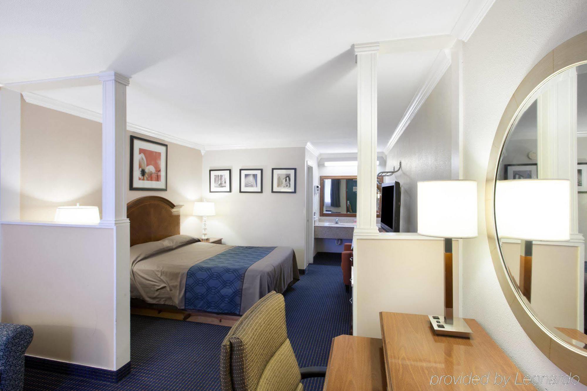 University Inn & Suites San Antonio Buitenkant foto