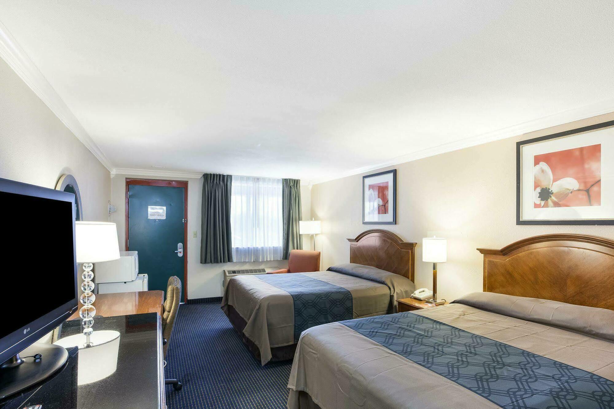 University Inn & Suites San Antonio Buitenkant foto