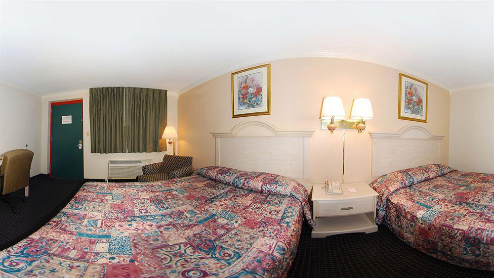University Inn & Suites San Antonio Buitenkant foto