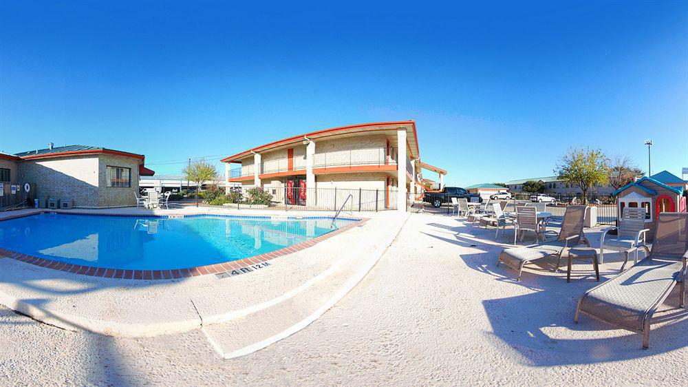 University Inn & Suites San Antonio Buitenkant foto
