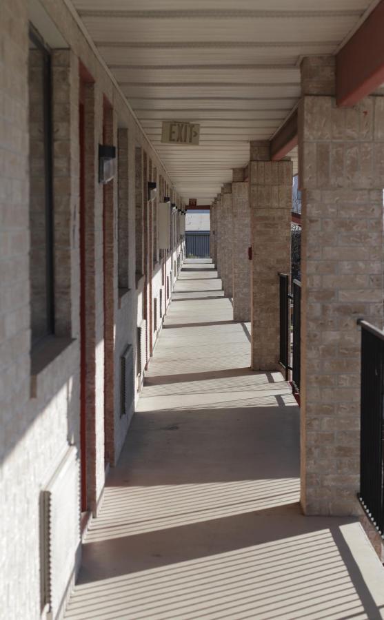 University Inn & Suites San Antonio Buitenkant foto