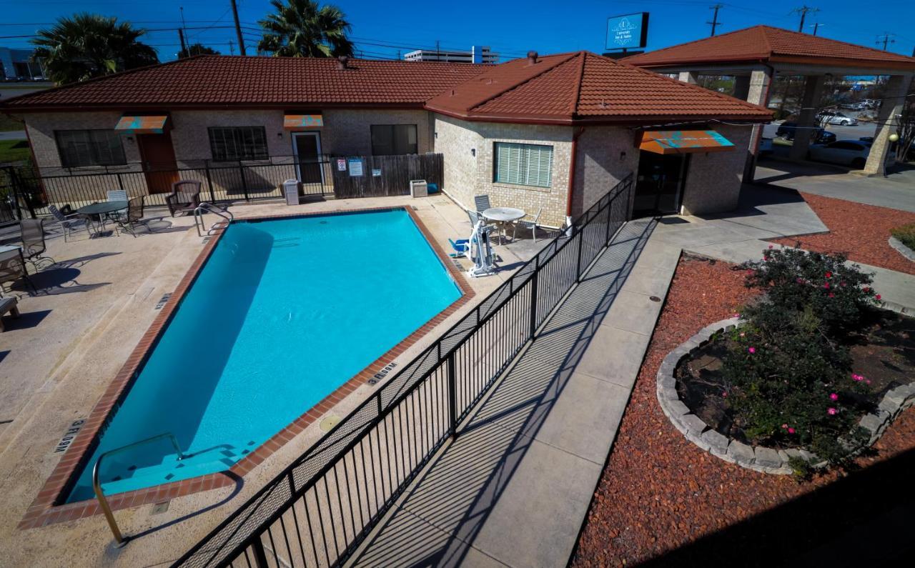 University Inn & Suites San Antonio Buitenkant foto